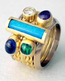 'Stacking Ring' with in 18K gold with barrel Opal